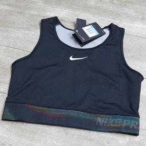 Brand new Nike Women’s Sports Bra Size Small